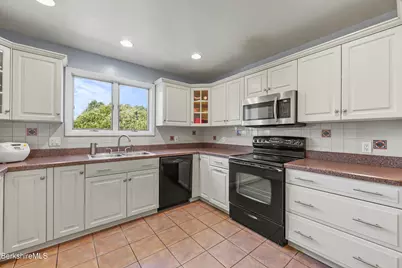 43 Baldwin Ave, Pittsfield, MA 01201 - Photo 15