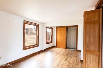 19 Cove Ln, Hinsdale, MA 01235 - Photo 9
