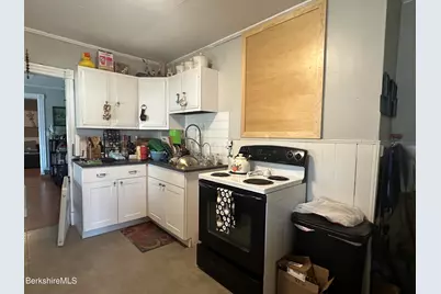 84 Washington Ave, North Adams, MA 01247 - Photo 27