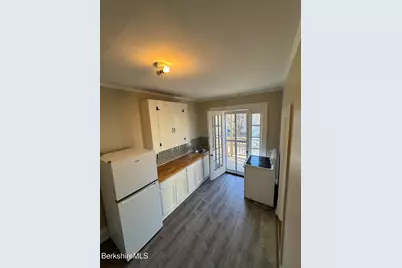 31 Bartlett Ave, Pittsfield, MA 01201 - Photo 15