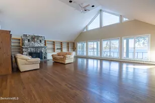 122 Blythewood Dr, Pittsfield, MA 01201 - Photo 9