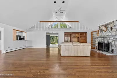 122 Blythewood Dr, Pittsfield, MA 01201 - Photo 11