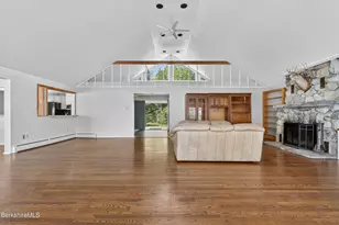 122 Blythewood Dr, Pittsfield, MA 01201 - Photo 11