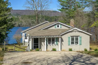 11 Mahkeenac Ter, Stockbridge, MA 01262 - Photo 1