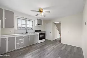 49 McArthur St, Pittsfield, MA 01201 - Photo 13