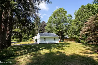 8 Stillwell St, Great Barrington, MA 01230 - Photo 25