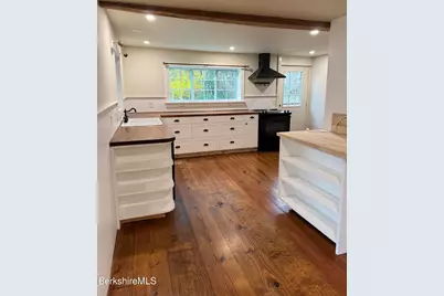 43 Hart St, Great Barrington, MA 01236 - Photo 7