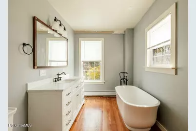 43 Hart St, Great Barrington, MA 01236 - Photo 15