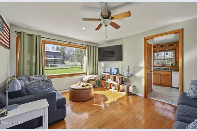 31 New Windsor Rd, Hinsdale, MA 01235 - Photo 3