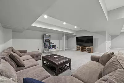 18 Highcrest Rd, Lenox, MA 01240 - Photo 23
