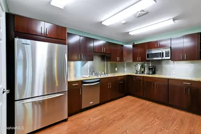 18 Highcrest Rd, Lenox, MA 01240 - Photo 33
