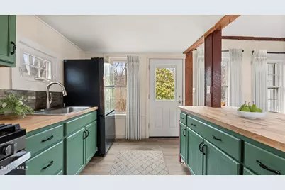 3186 Main St, Becket, MA 01223 - Photo 7