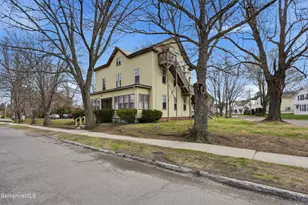 17 Adams St, Easthampton, MA 01027 - Photo 5