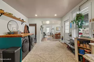 35 Prospect St, Pittsfield, MA 01201 - Photo 11