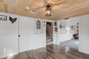 156 Chapel St, Pittsfield, MA 01201 - Photo 13