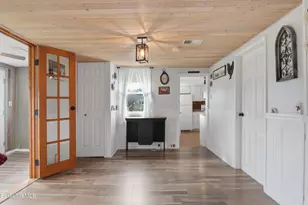 156 Chapel St, Pittsfield, MA 01201 - Photo 11