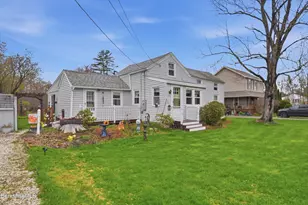 156 Chapel St, Pittsfield, MA 01201 - Photo 3