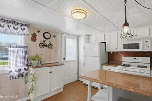 156 Chapel St, Pittsfield, MA 01201 - Photo 23