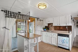 156 Chapel St, Pittsfield, MA 01201 - Photo 21