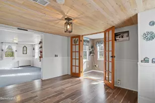 156 Chapel St, Pittsfield, MA 01201 - Photo 9