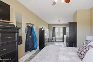 22 Broadway St, Pittsfield, MA 01201 - Photo 69
