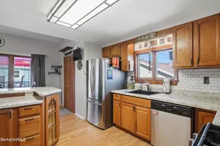 22 Broadway St, Pittsfield, MA 01201 - Photo 51