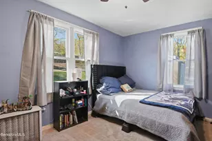 22 Broadway St, Pittsfield, MA 01201 - Photo 61