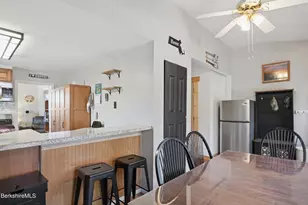 22 Broadway St, Pittsfield, MA 01201 - Photo 45