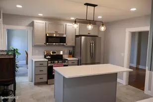 27 Richmond Ln, Adams, MA 01220 - Photo 15