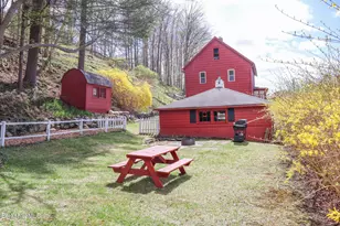 27 Richmond Ln, Adams, MA 01220 - Photo 5