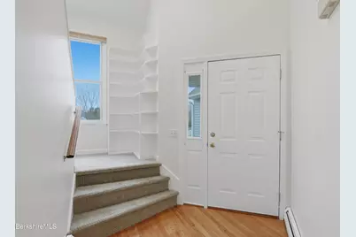 53 Walden Ln, Pittsfield, MA 01201 - Photo 3
