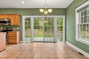 32 Aspen Way, Pittsfield, MA 01201 - Photo 9