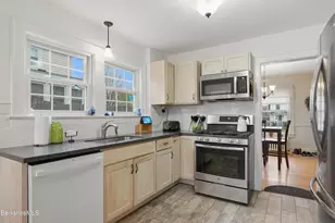 38 Revere Pkwy, Pittsfield, MA 01201 - Photo 3