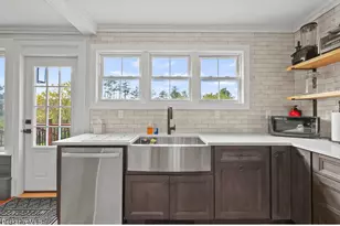 8 Goodrich St, Stockbridge, MA 01262 - Photo 5