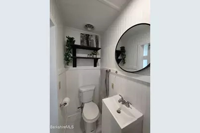 40 East Jordan St #3, Adams, MA 01220 - Photo 15