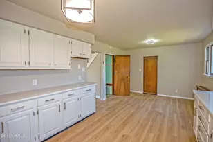 96 Boylston St Ext, Pittsfield, MA 01201 - Photo 9