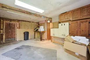 16 E New Lenox Rd, Lenox, MA 01240 - Photo 27
