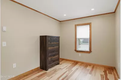 37 Alger St, Adams, MA 01220 - Photo 27