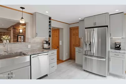 37 Alger St, Adams, MA 01220 - Photo 21
