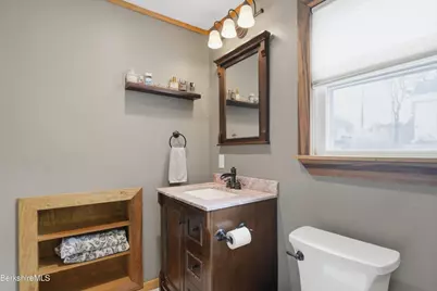 37 Alger St, Adams, MA 01220 - Photo 15