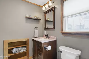 37 Alger St, Adams, MA 01220 - Photo 15