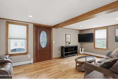 37 Alger St, Adams, MA 01220 - Photo 9