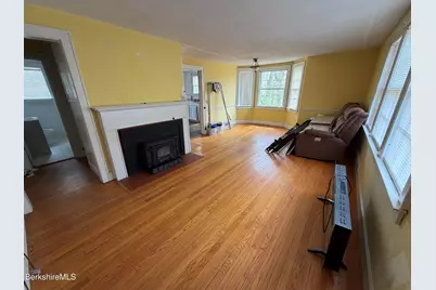 19 Upland Rd, Pittsfield, MA 01201 - Photo 9