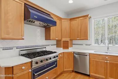 9 Eastbrook Ln, Pittsfield, MA 01201 - Photo 29