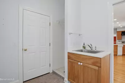 9 Eastbrook Ln, Pittsfield, MA 01201 - Photo 35