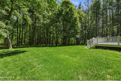 9 Eastbrook Ln, Pittsfield, MA 01201 - Photo 7
