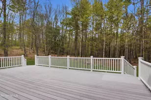 9 Eastbrook Ln, Pittsfield, MA 01201 - Photo 7