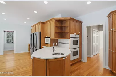 9 Eastbrook Ln, Pittsfield, MA 01201 - Photo 31