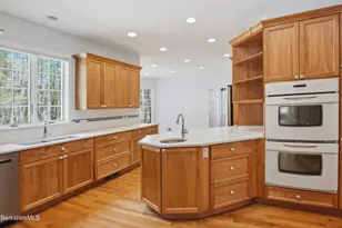 9 Eastbrook Ln, Pittsfield, MA 01201 - Photo 27