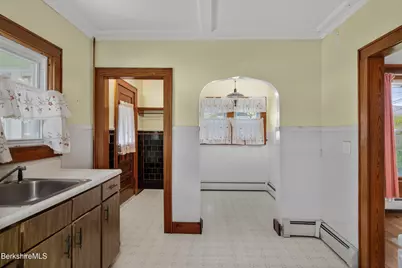 93 North St, North Adams, MA 01247 - Photo 9
